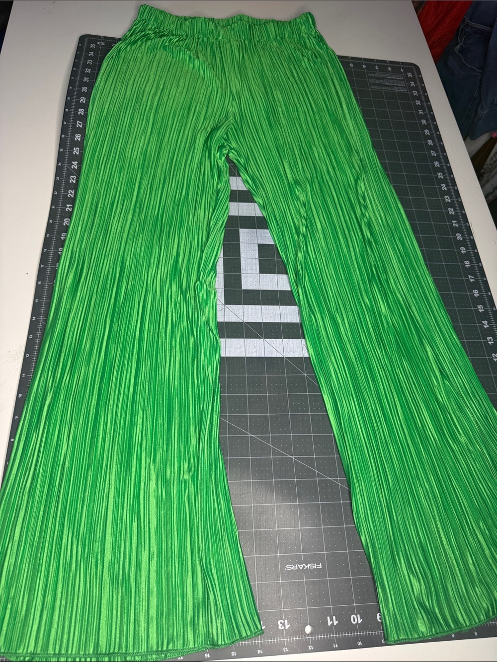Vibrant Green Pleated Wide-Leg Pants